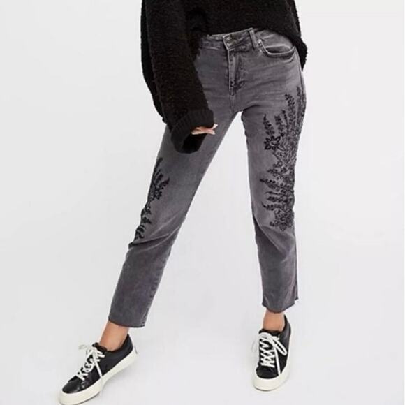 Free People We The Free Grey Floral Embroidered Girlfriend Straight Leg Jeans 27 - Picture 1 of 8